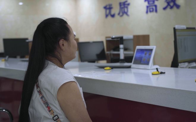 犬打犬爬完泰山后狗狗体检健康希望它能尽早回到身边pg电子“带导盲犬夜爬泰山”当事人再发声：否认虐(图8)